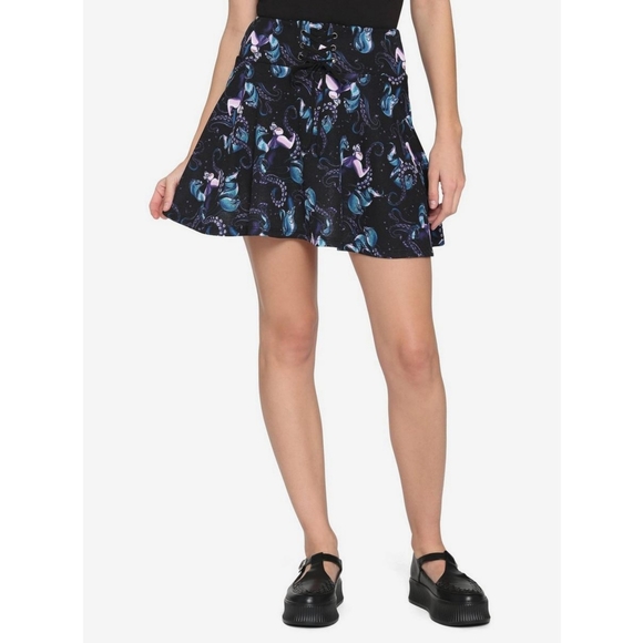 Disney Villians Ursula Lace-Up Skirt Hot Topic - Picture 3 of 4